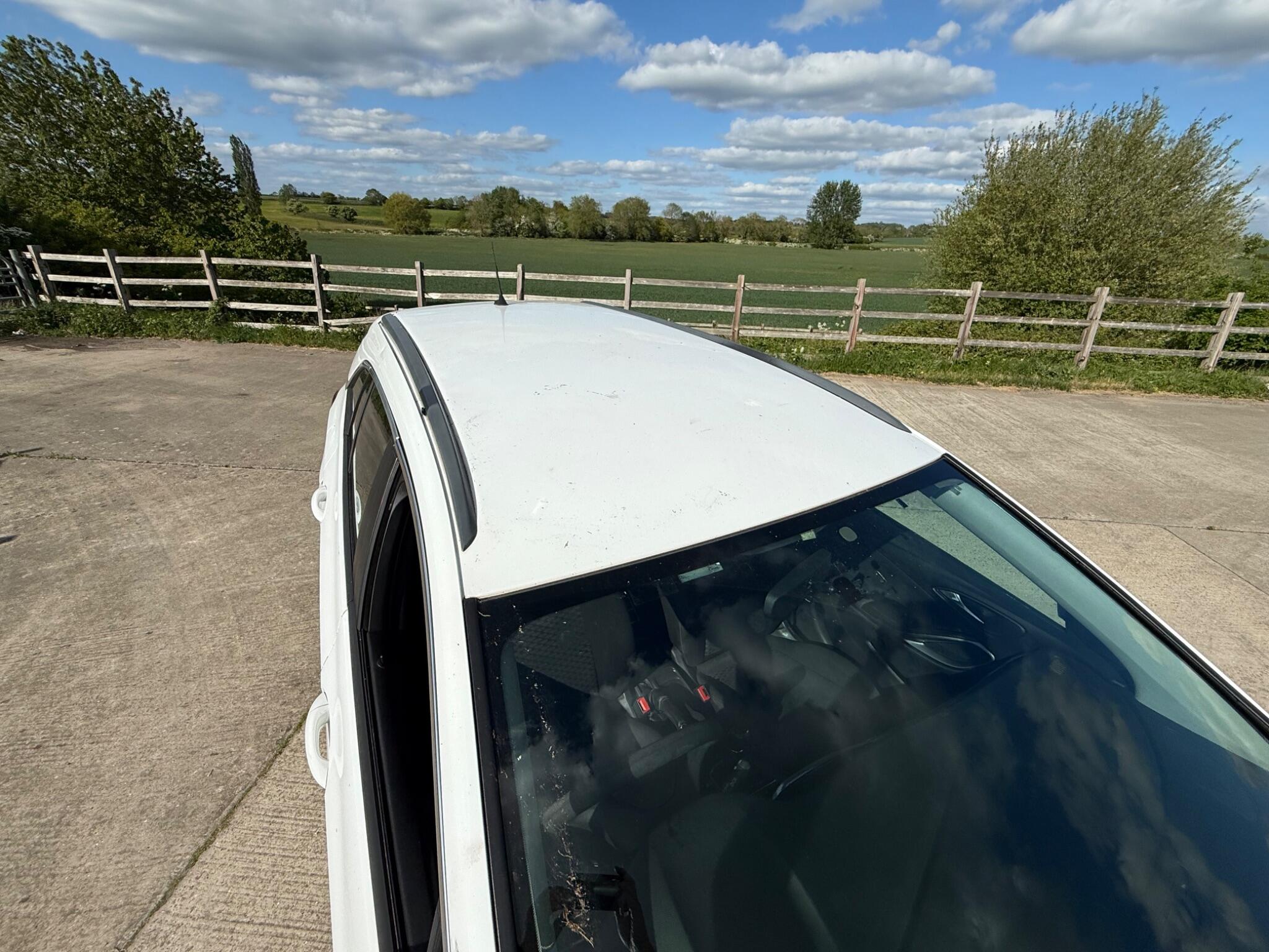 Vauxhall Astra 1.6 CDTi Tech Line Sports Tourer Euro 6 (s/s) 5dr — photo 102 of 104